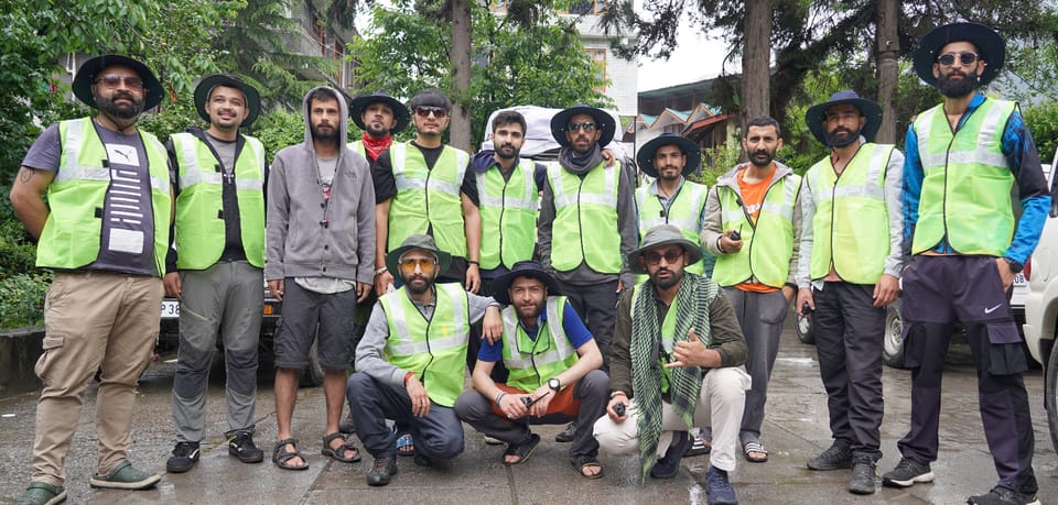 The Hello Himalayas crew